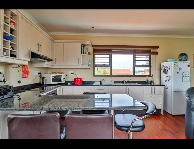 2 BEDROOM APARTMENT RENTED IN LA LUCIA
